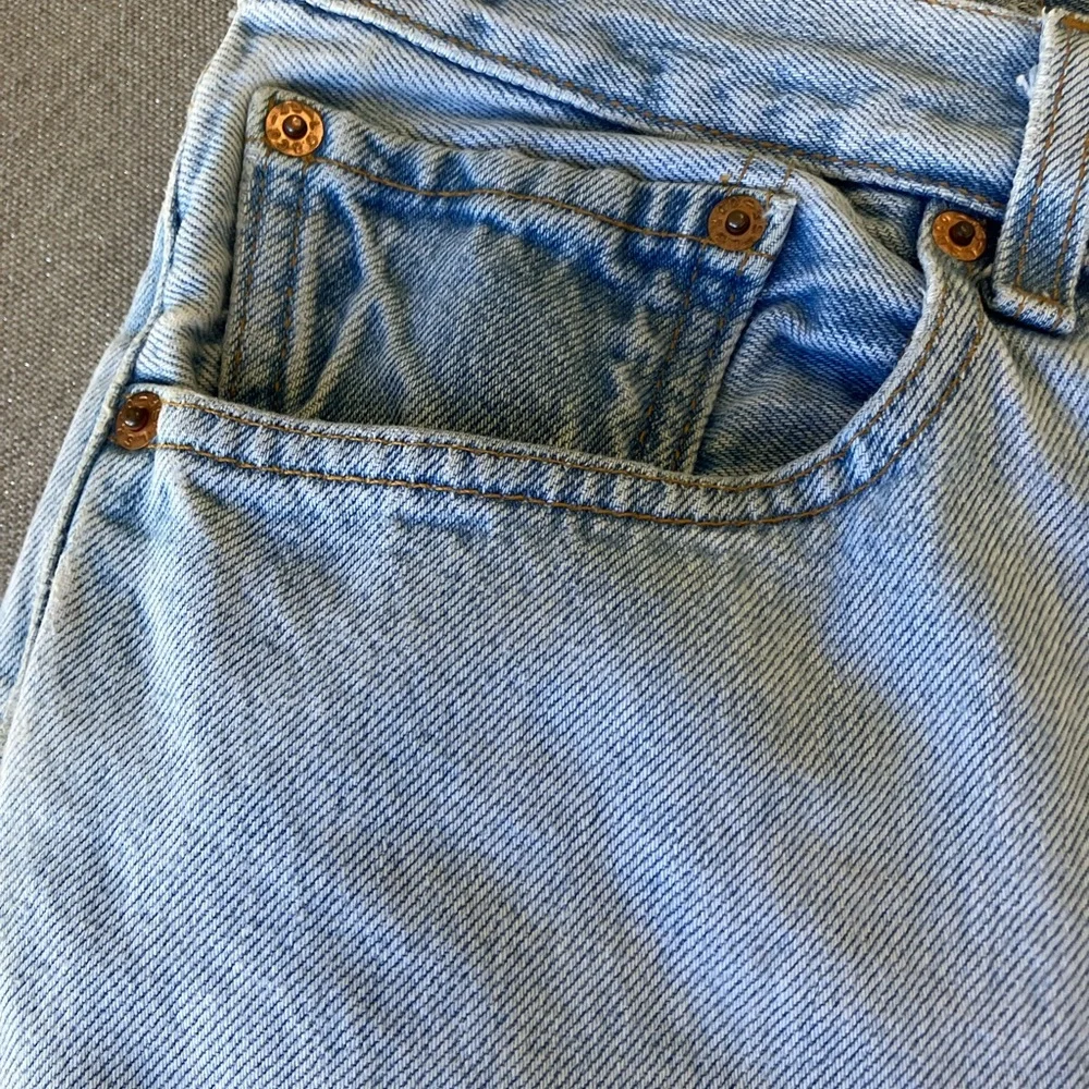 Levi's Classic Light Blue Jeans 42 x30 button fly.